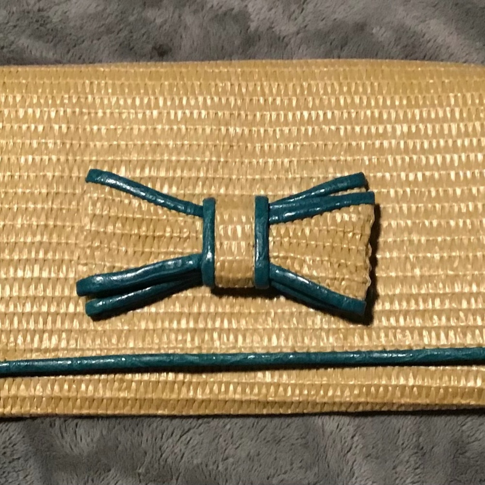 Bueno Straw Beach Clutch